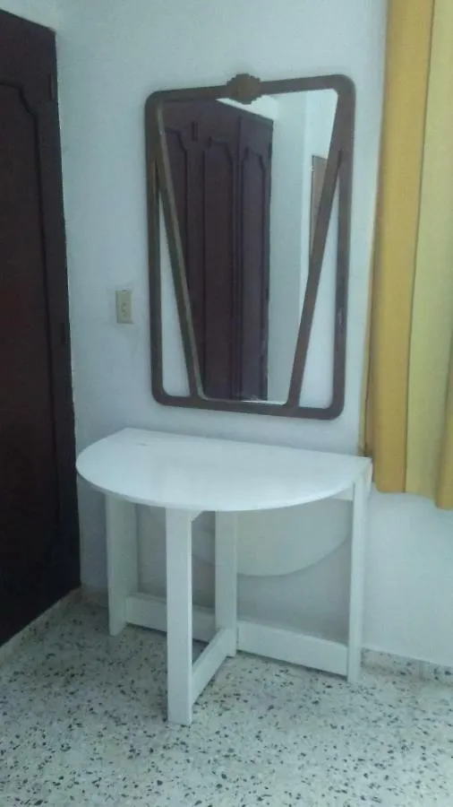 Habitacion Amueblada サントドミンゴ ホームステイ